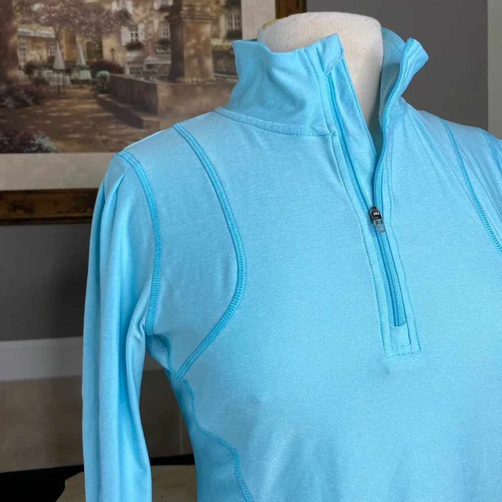 Champion pullover 1/4 zip, long sleeve back zip, gathered shoulders, lightweight - Picture 5 of 12